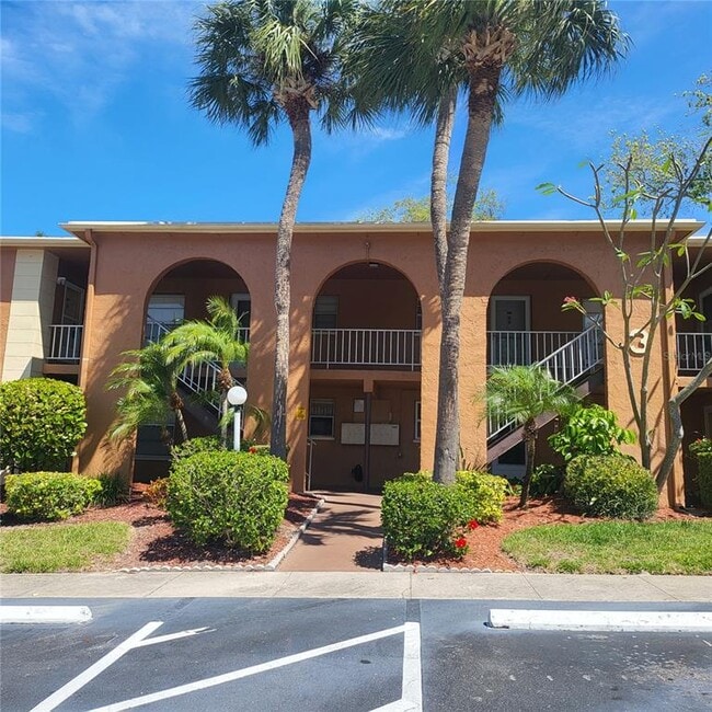 Building Photo - 12760 Indian Rocks Rd Unit 306