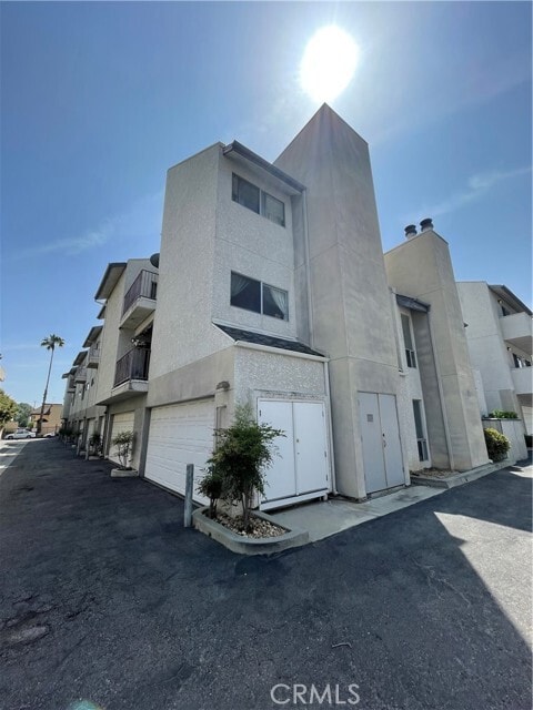 20155 Keswick St