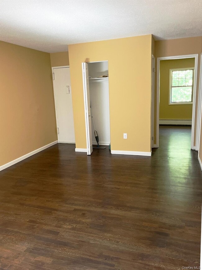 Photo - 1403 Barclay Manor Unit 14C