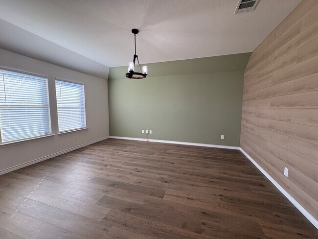 Photo - Pristine in Princeton!