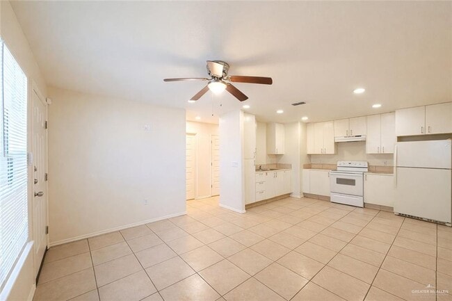 Photo - 12 Magdalena St Unit 3