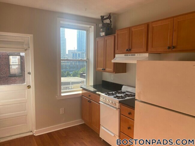 Photo - 220 Hanover St Unit 27