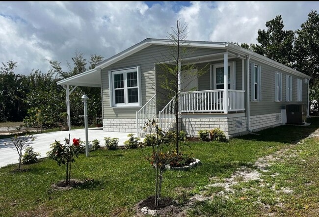 Photo - 415 Plover Dr