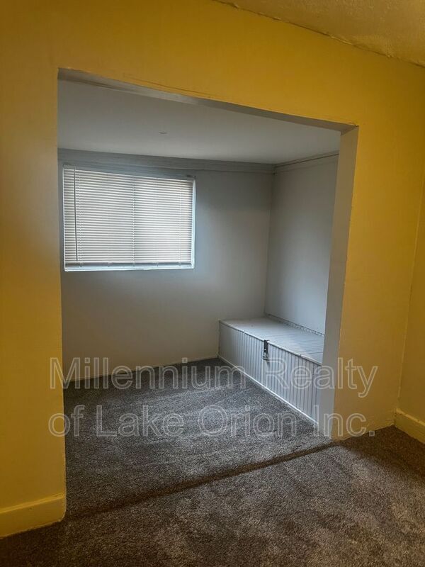 Photo - 8669 Hupp Ave