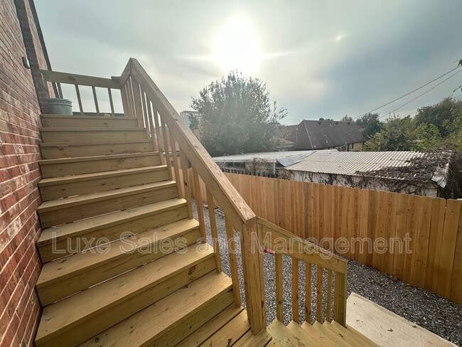 Photo - 911 NE 16th St