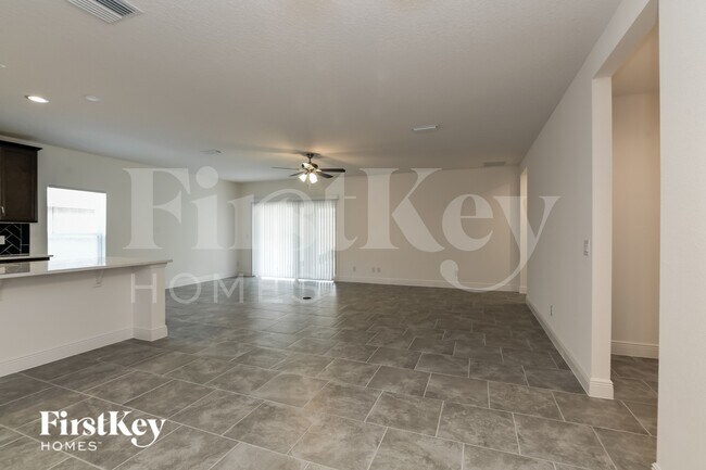 Photo - 705 Blackstone St