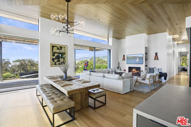 Photo - 6755 Dume Dr