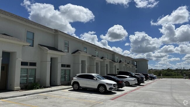 Building Photo - 1010 Monaco Blvd Unit 20 Rental