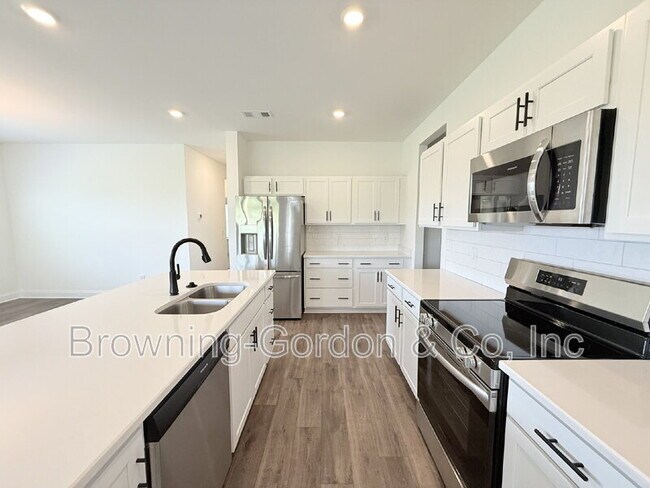 Photo - 312 Traywick Pl