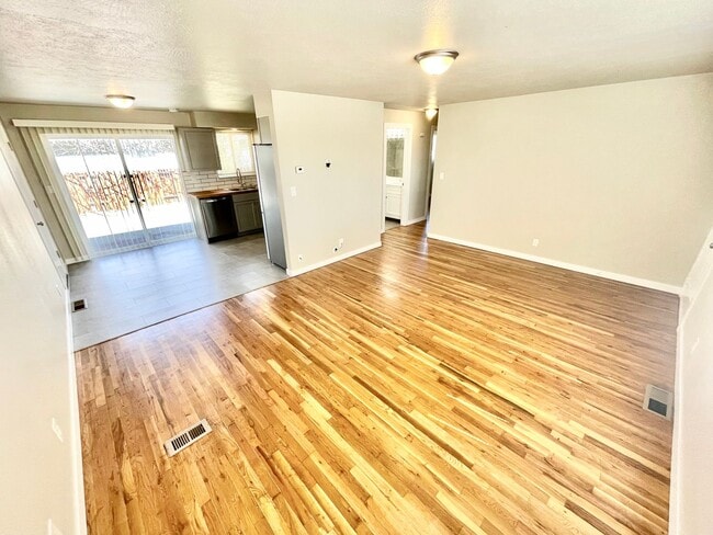 Photo - 605 St Francis St