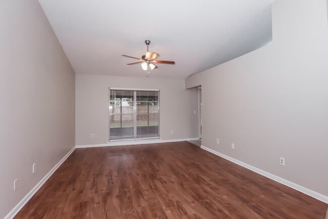 Photo - 1012 Cameo Crest Ln