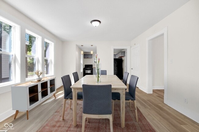 Photo - 3160 Graceland Ave