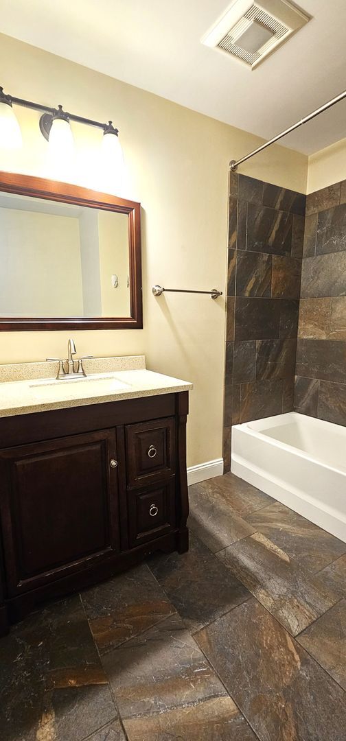 Photo - 51 N Champlain St Unit APT 5