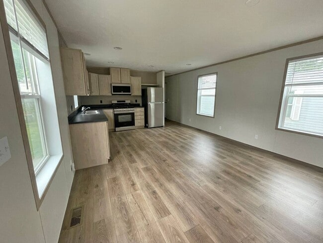 Photo - 781 W Walcott Rd