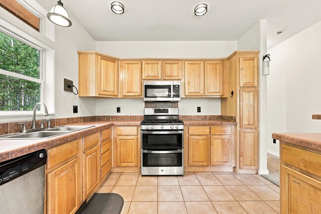 237 Tschaikovsky Rd