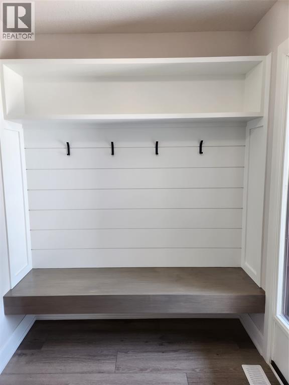 Photo - 647 Ketter Wy