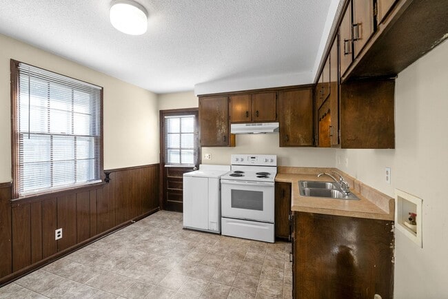 Photo - Tandy Drive-122 Unit 122B