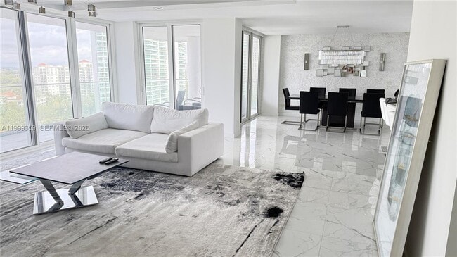 Building Photo - 19707 Turnberry Way Unit 18K