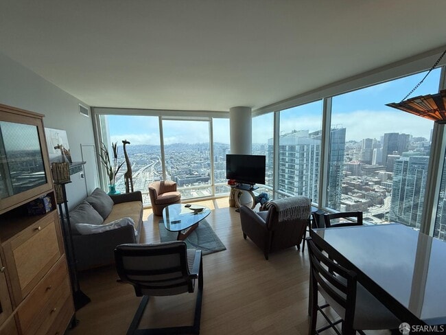 Building Photo - 425 1st St Rental