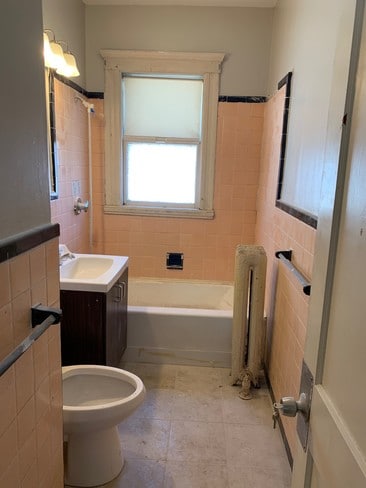 Bathroom 1 - 82 Wellington Rd Unit 2