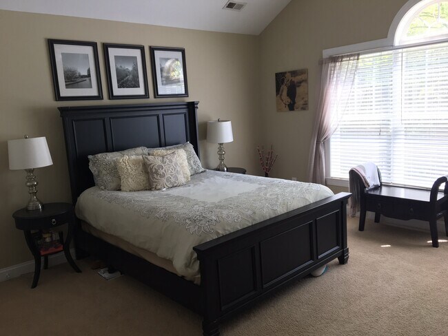 Photo - 4734 Hunter Crest Ln