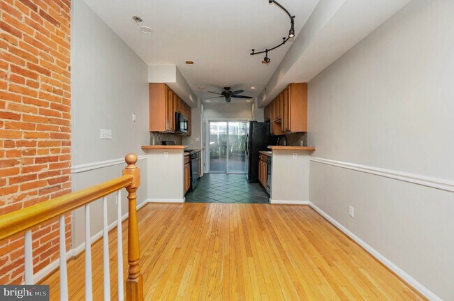 Photo - 111 E Ostend St