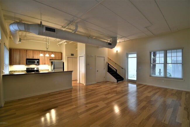 Photo - 1661 Riverside Ave Unit 121