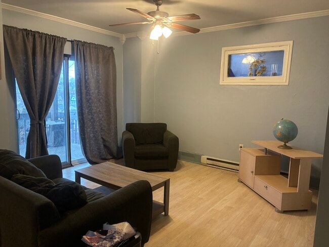 Building Photo - 28 Beltzhoover Ave Unit Perfect for student