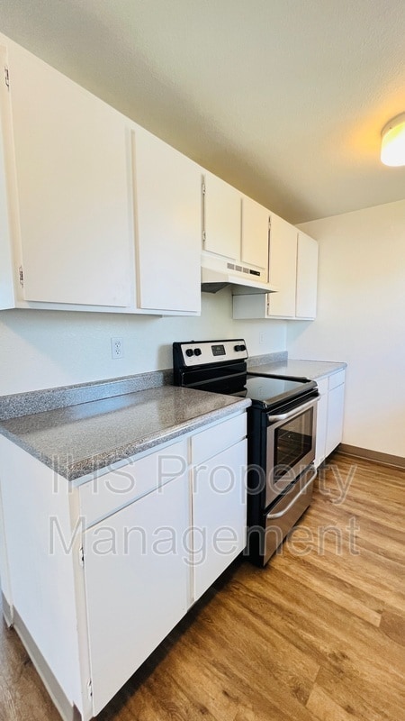Photo - 409 Benham St Unidad I