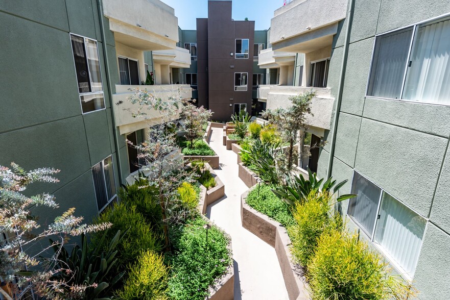 At the Ritz Apartment community each luxury living space is designed with you in mind.