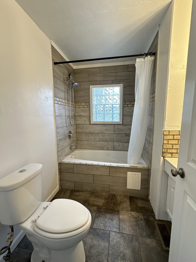 Photo - 1508 Midway Dr