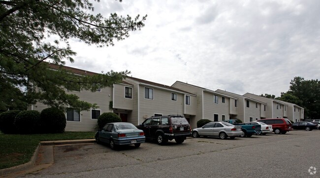 Pocoshock Ridge Apartments - Pocoshock Ridge Apartments