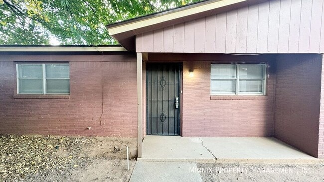 Photo - 4616 52nd St