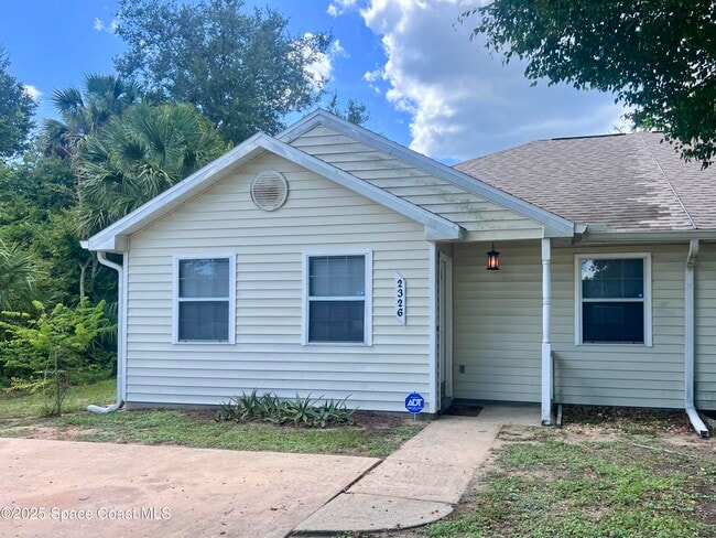 Building Photo - 2326 Talmadge Dr Rental