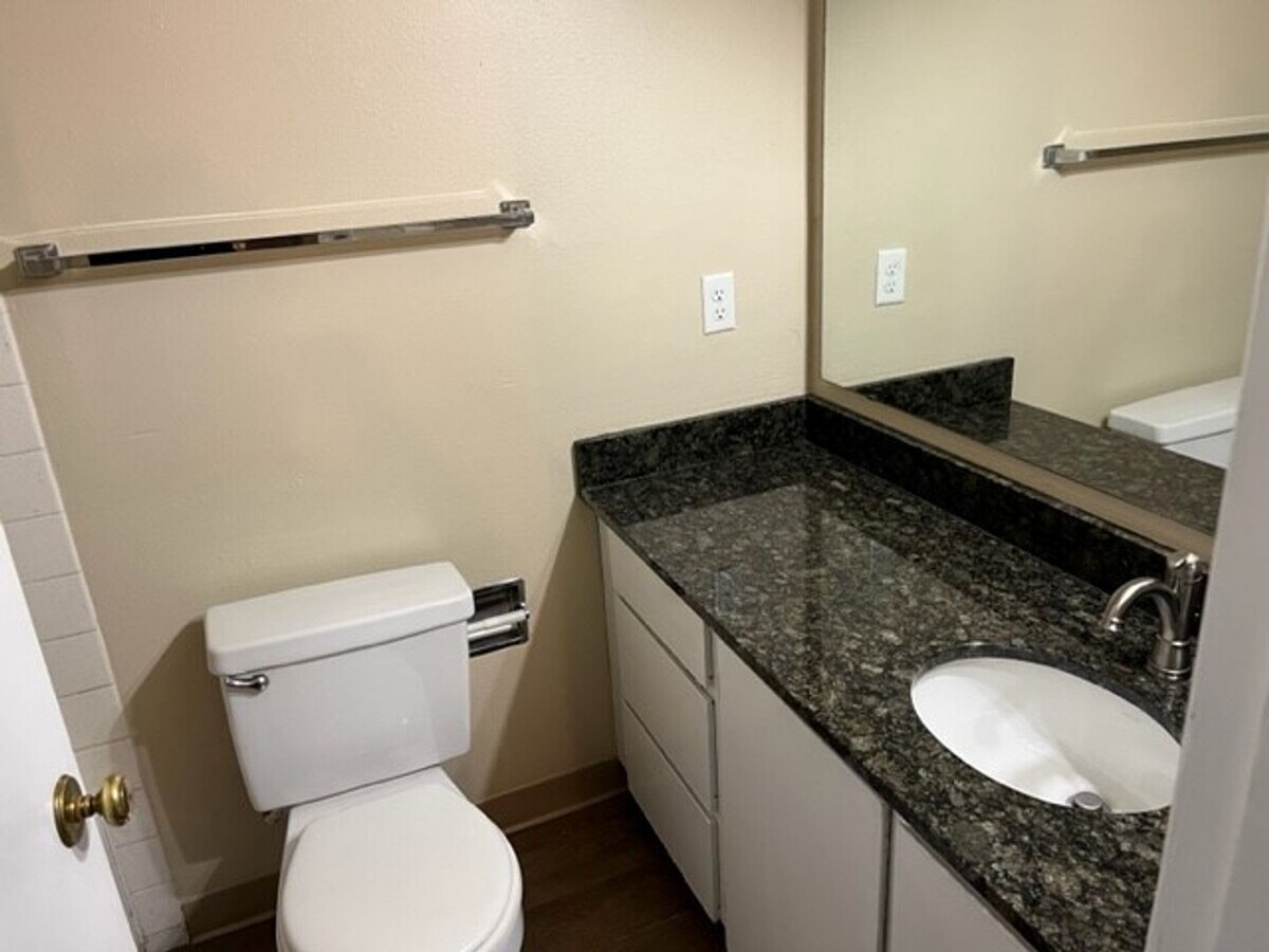 Photo - 14th Ave S - 2bed/1bath - Beacon Hill - Re...