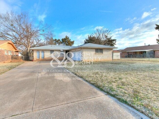 Building Photo - Midwest City 3 Bed/2 Bath House with Attached Two-Car Garage!