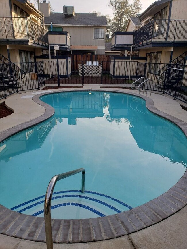 VINTAGE II APTS