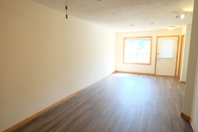 Photo - Oak Pointe Townhomes