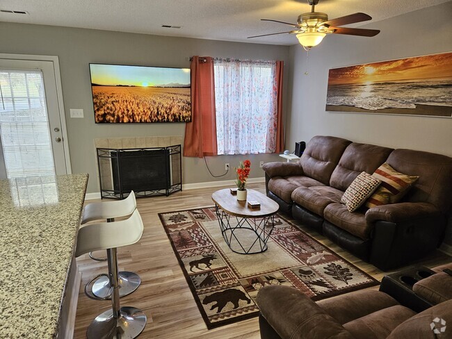 Building Photo - 1301 Mountain Meadows Way Unit Spacious 2BR, 2Bath condo