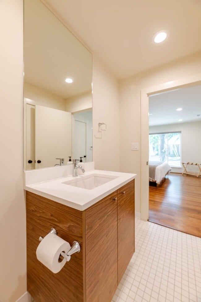 5310 Greenbriar Dr Unidad Walkable Rice U Apt