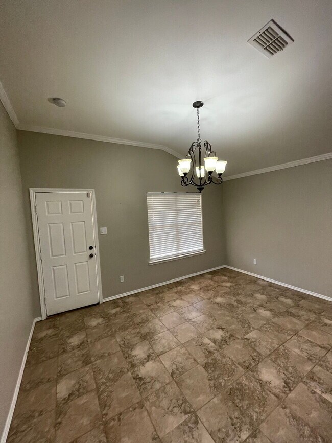 Photo - Stunning 3 Bedroom with Hard Surface Flooring Throughout!