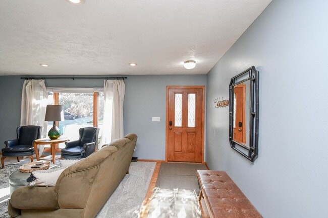 Photo - 103 Perry Ln