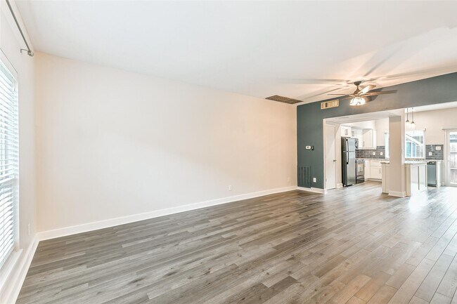 Photo - 14723 Barryknoll Ln Unidad 96