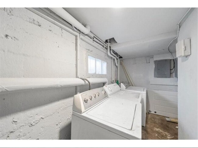 Photo - 1056 3rd St E Unidad 1