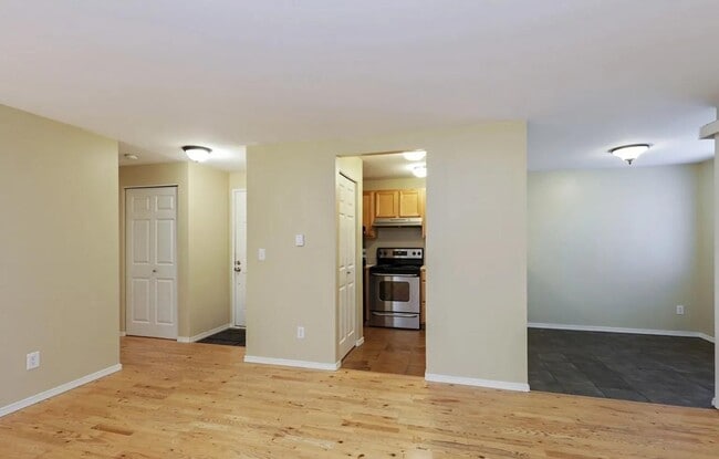 Photo - 1127 N 198th St