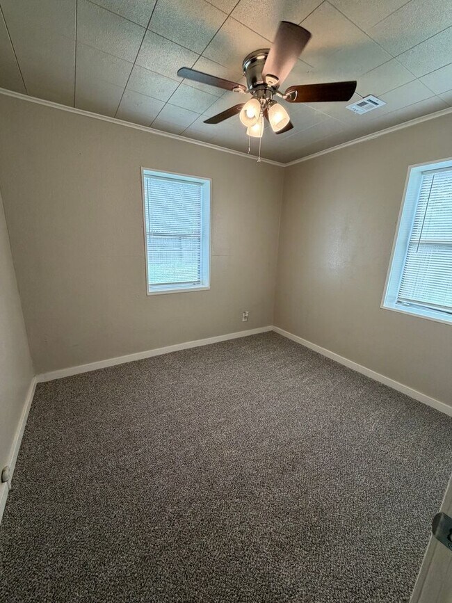Photo - 3 Bedroom 1 Bath Home For Rent