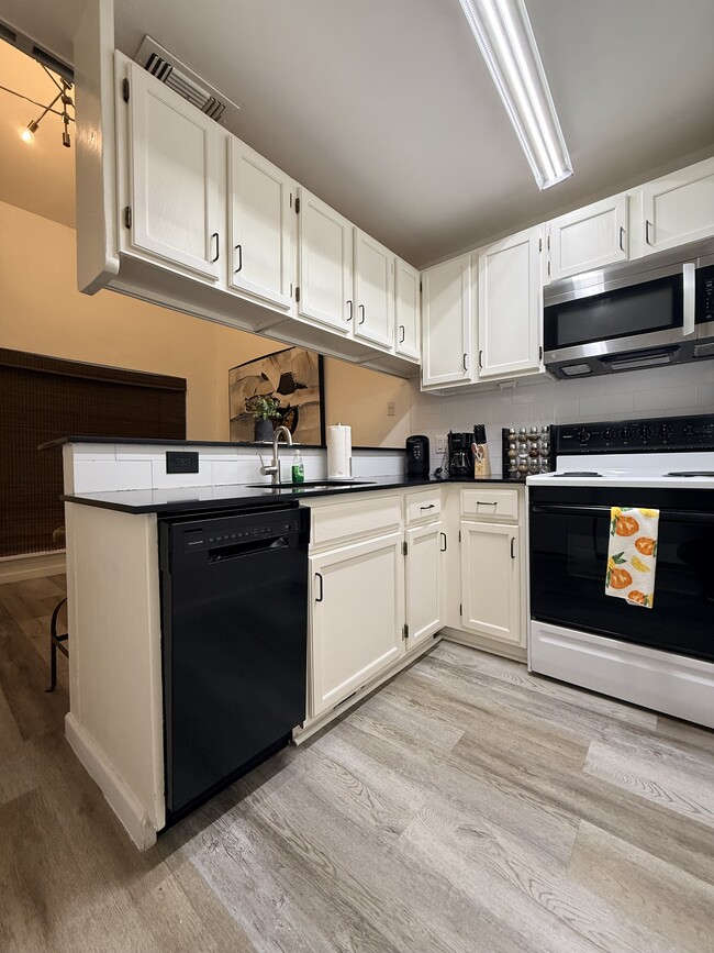 Photo - 2815 Rio Grande St Unit Apt 204