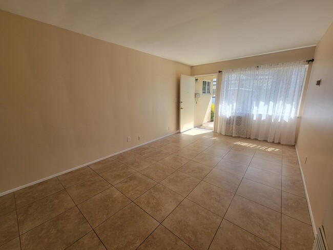 Photo - 13652 1/2 Wyandotte St Unit 652 1-2W