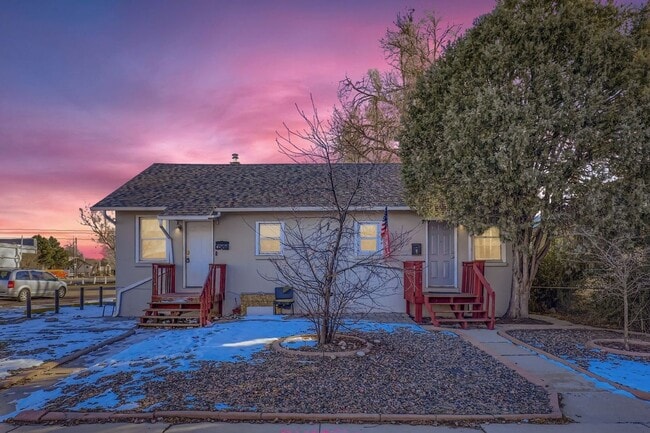 Building Photo - Charming 3BR Duplex in Aurora