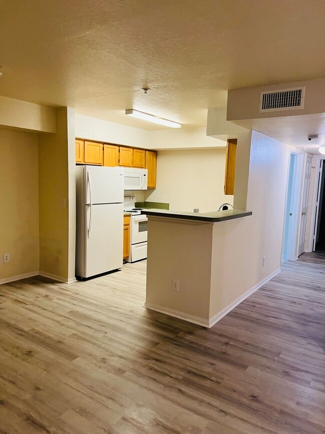 Photo - Spacious 2nd Floor 2B/2B Unfurnished Condo... Unit 391